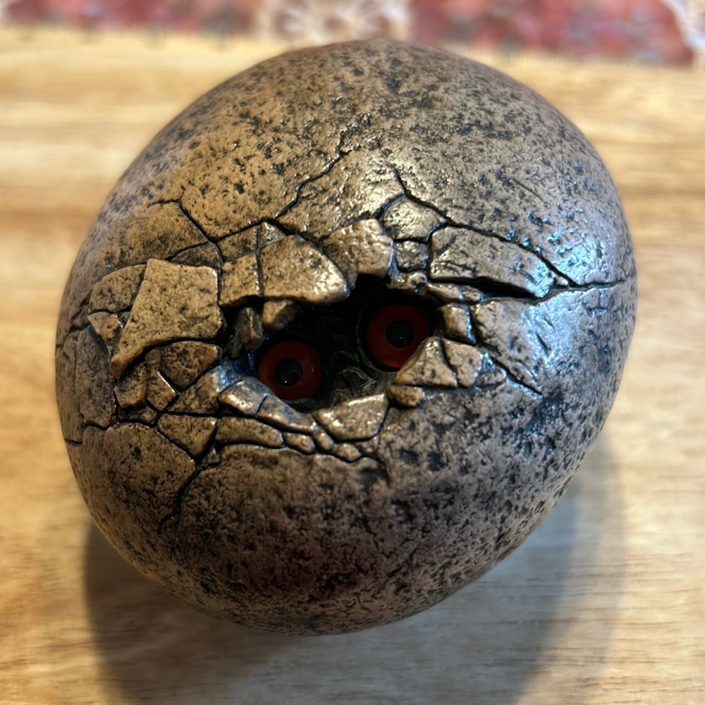 Windstone Editions Dragon Hatchling Egg with Red Dragon Eyes 👀 1994 Pena Vintage